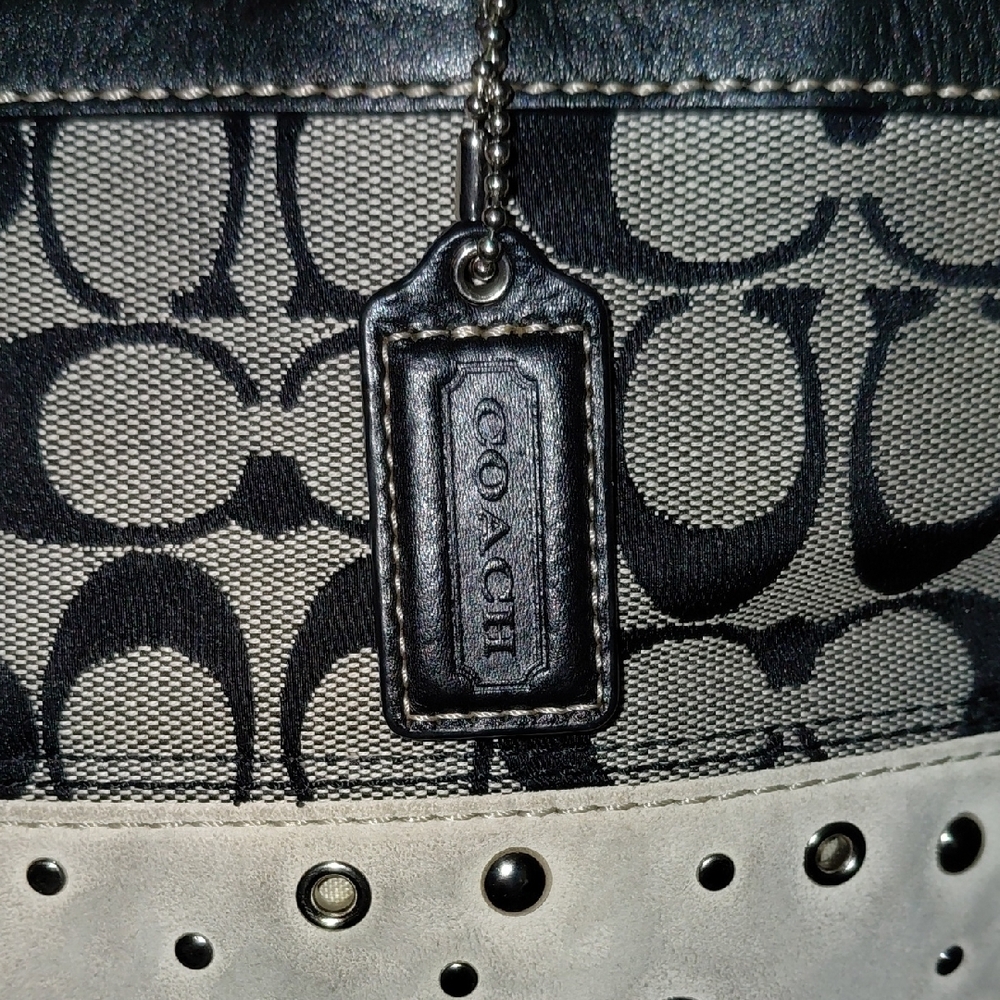 Coach Blk & Gray Leather Studded Signature Shoulder Bag 🩶 - Picture 3 of 16